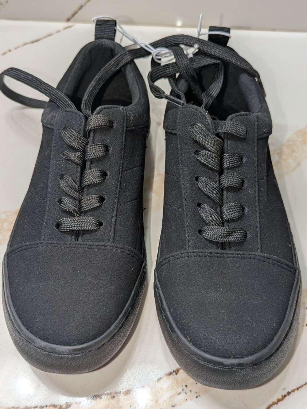 Art Class black kids sneakers, size 2. NWT!